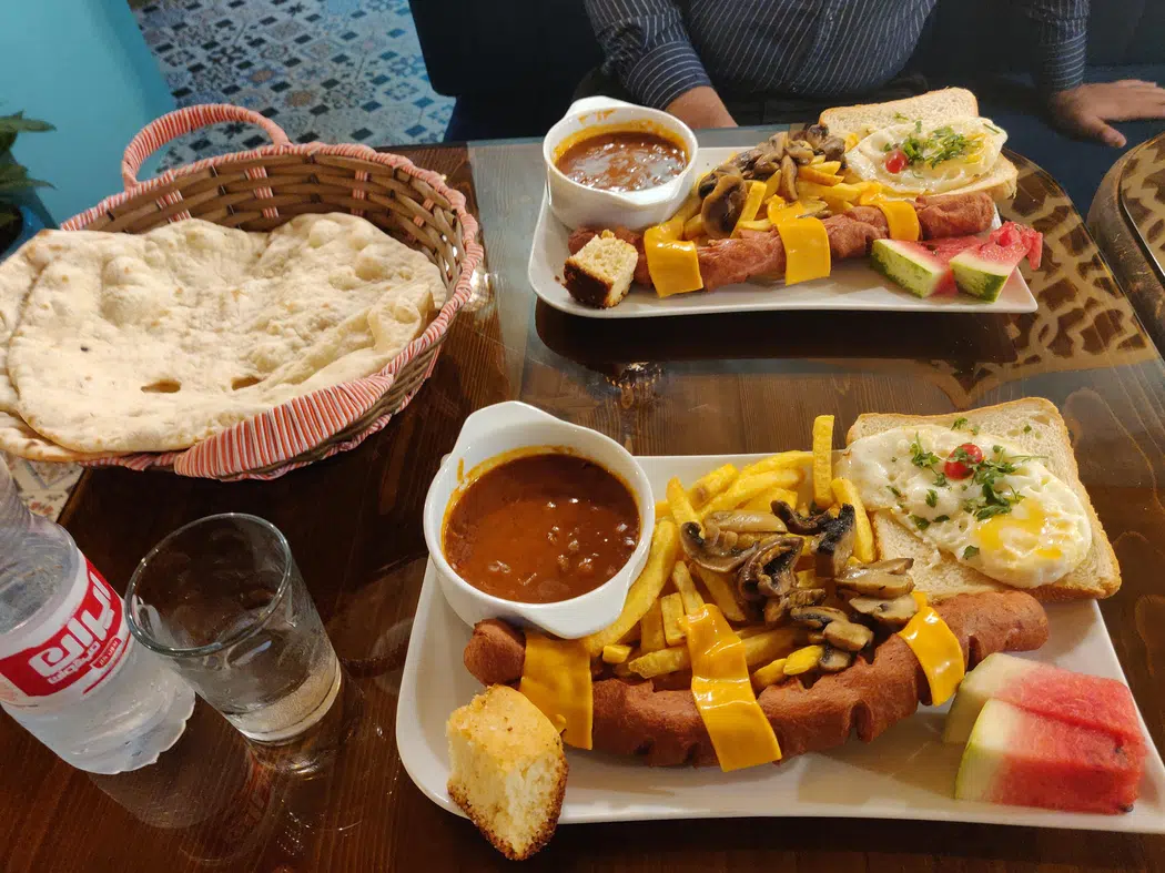 کافه بستنی میلاو بوشهر