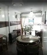 کافه قهوه کاج در محله کاج تهران، خیابان شیرمحمدی، خیابان الله اکبر، خیابان آل قصاب
