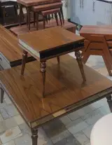 جلو مبلی طلایی