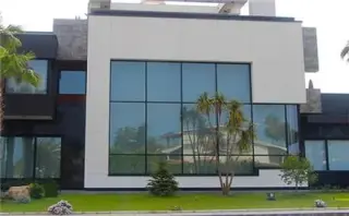 اجرای نمای کرتین وال و فریم لس ساختمان در خوزستان