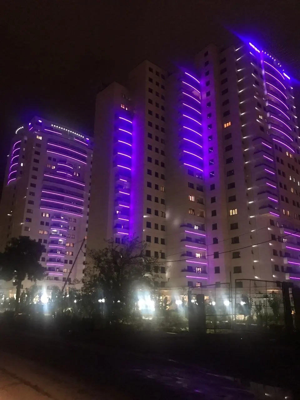 برج پاریز