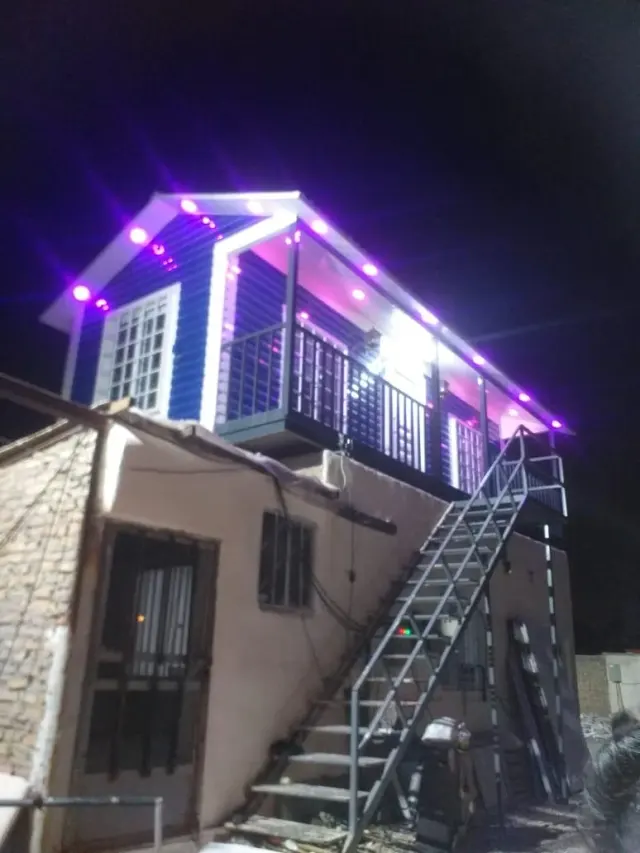 طراح و سازنده کانکس کانیارکانتین