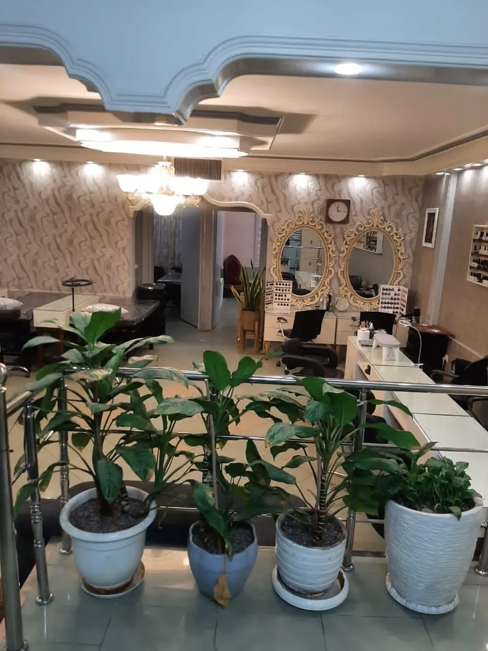 سالن زیبایی لیدا