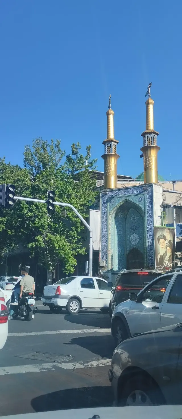 مسجد و مدرسه علمیه مهدوی