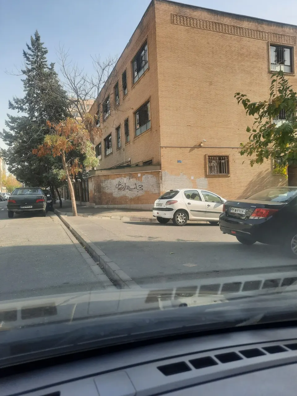 پیش دبستان و دبستان دخترانه مبتکر نوین