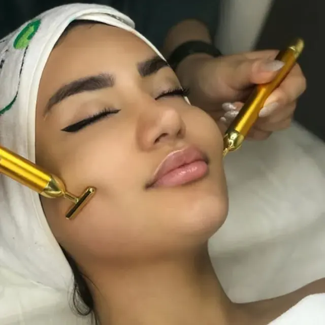 فیشیالیست ساناز کاوه