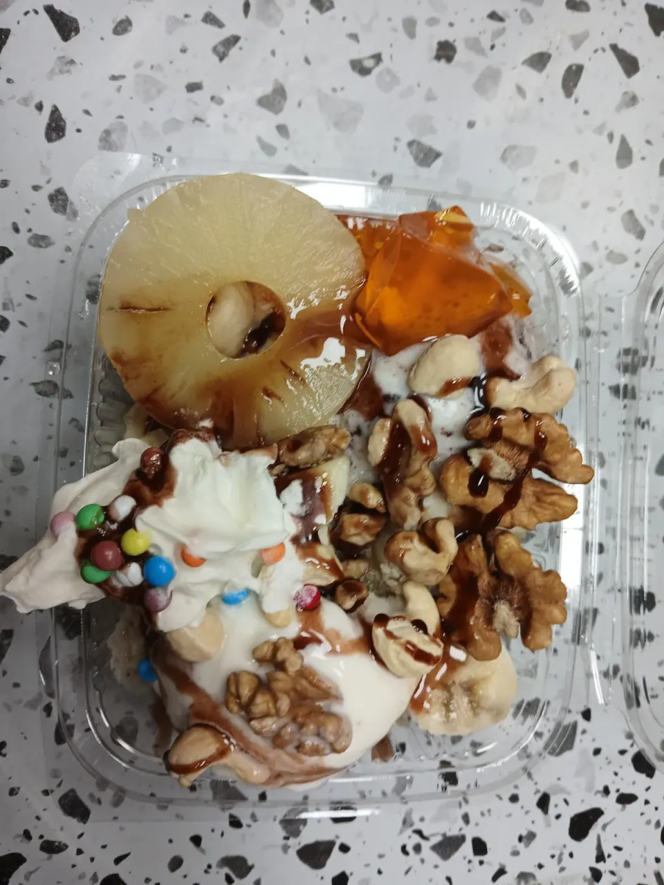 آبمیوه و بستنی عارف