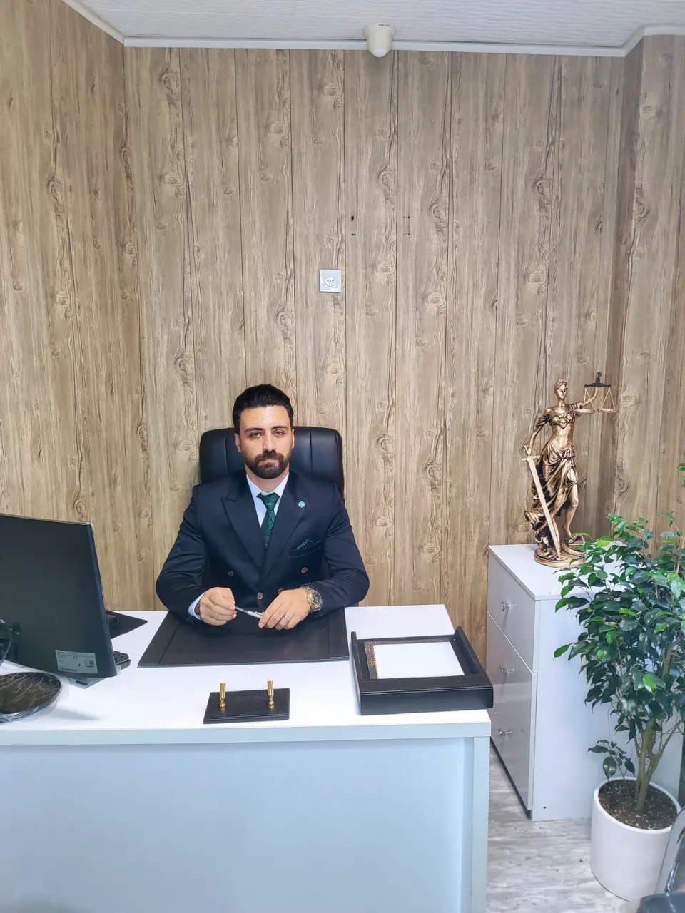 وکیل مهدی جعفرپور