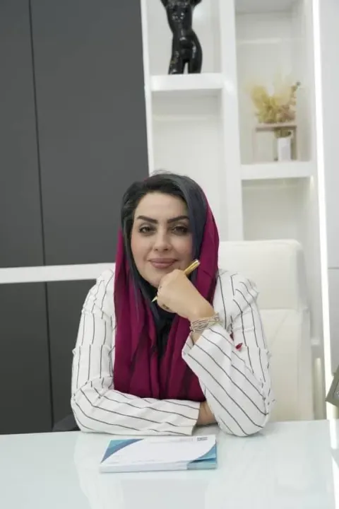 کلینیک تخصصی پوست و مو ایوا