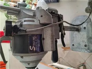 چرخ نواربر و قیچی برقی خیاطی