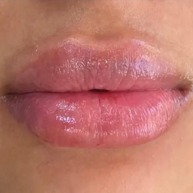 کلینیک زیبایی دکتر نیما حاجیها در جزیره کیش