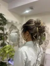سالن زیبایی و آکادمی تخصصی منیر راد