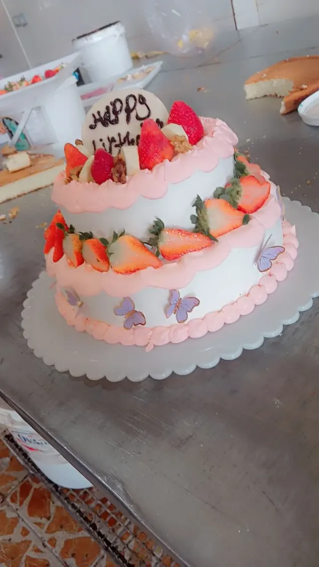 شیرینی سرای بزرگ گل رز
