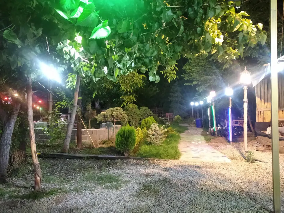 باغ خانوادگی باغ بهشت