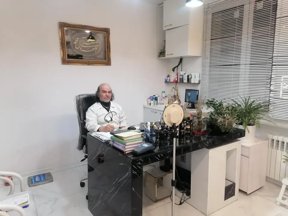 مطب پوست وزیبایی دکتر محمدرضا توحیدی بایگی