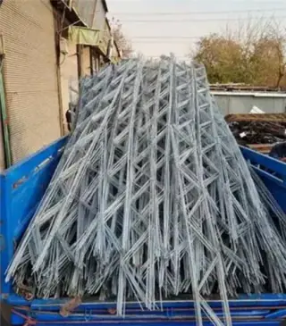 نوین والپست
