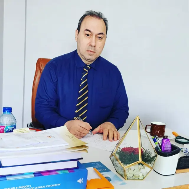 پروفسور کامران عدلی