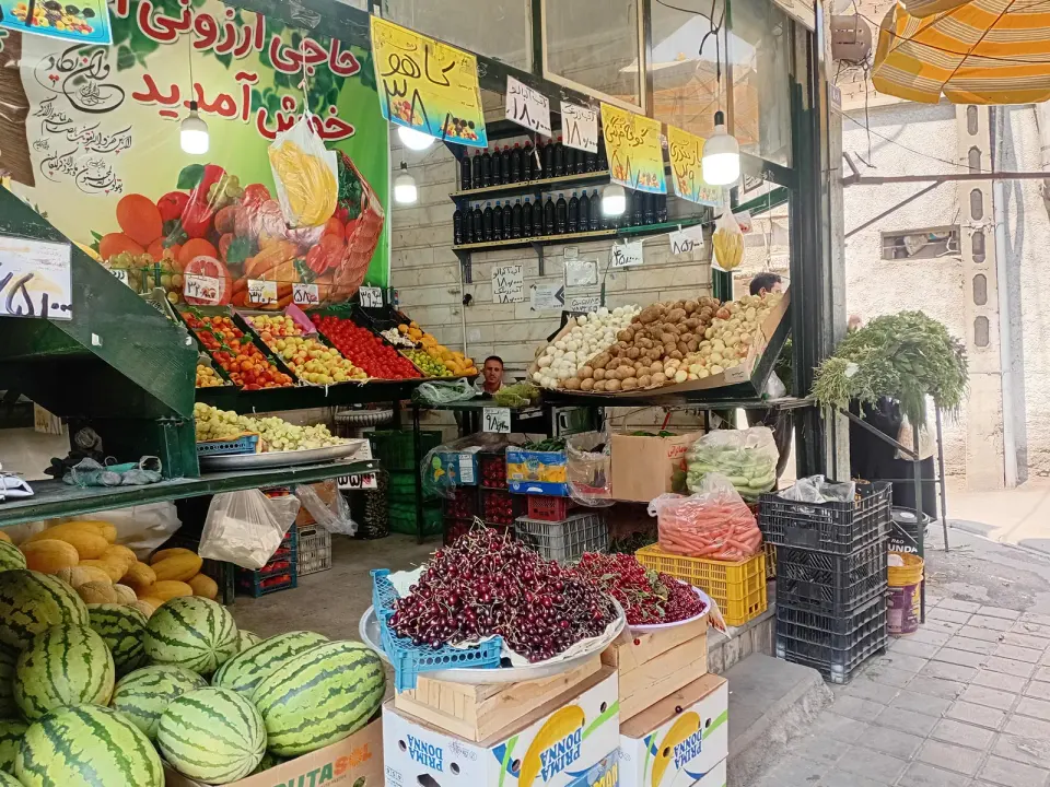 حاجی ارزونی اجاره دار