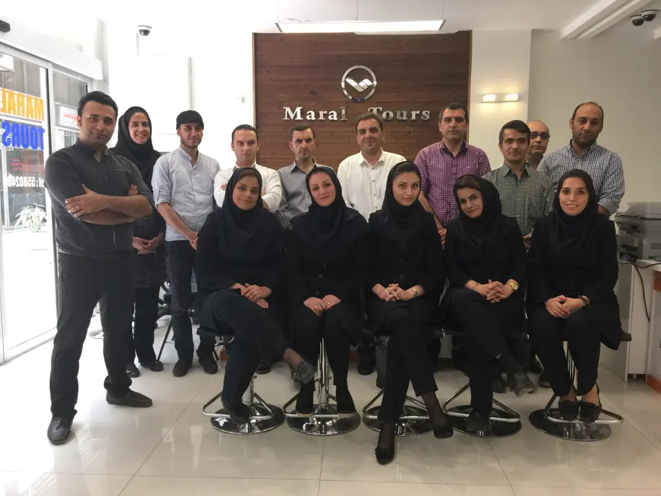 آژانس هواپیمایی و مسافرتی مارال