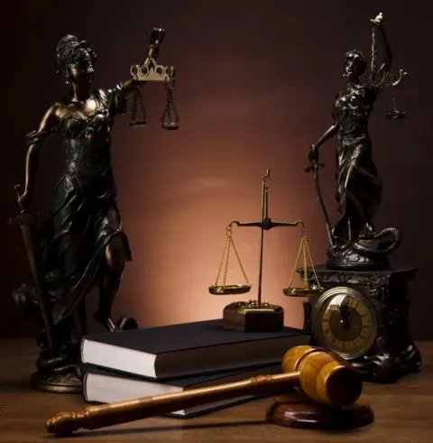 وکیل پایه یک دادگستری حسن نوروزی