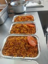 تهیه غذا حاج ملک