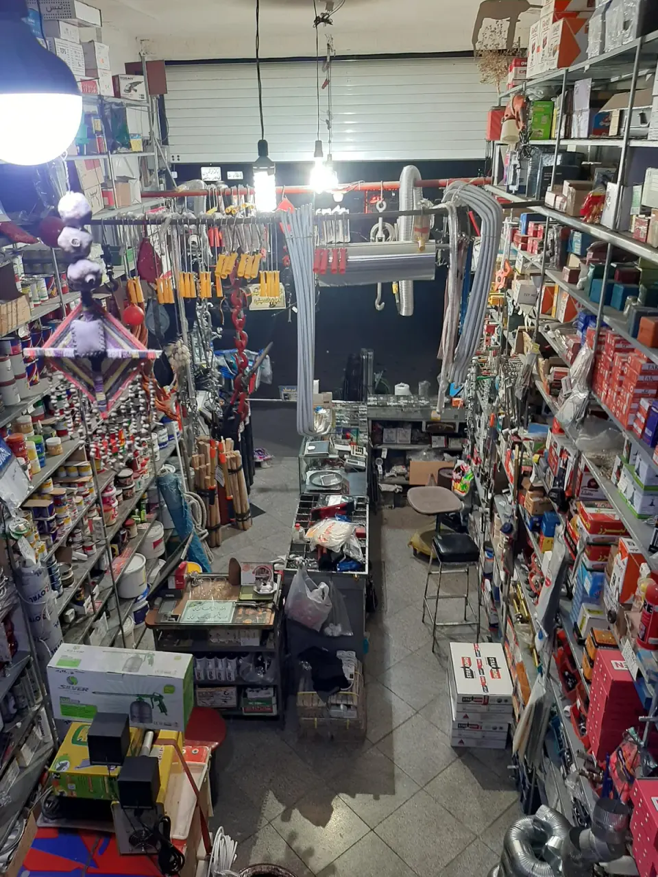 فروشگاه رنگ و ابزار نقوی