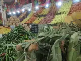 بازار میوه وتره بار باقر شهر