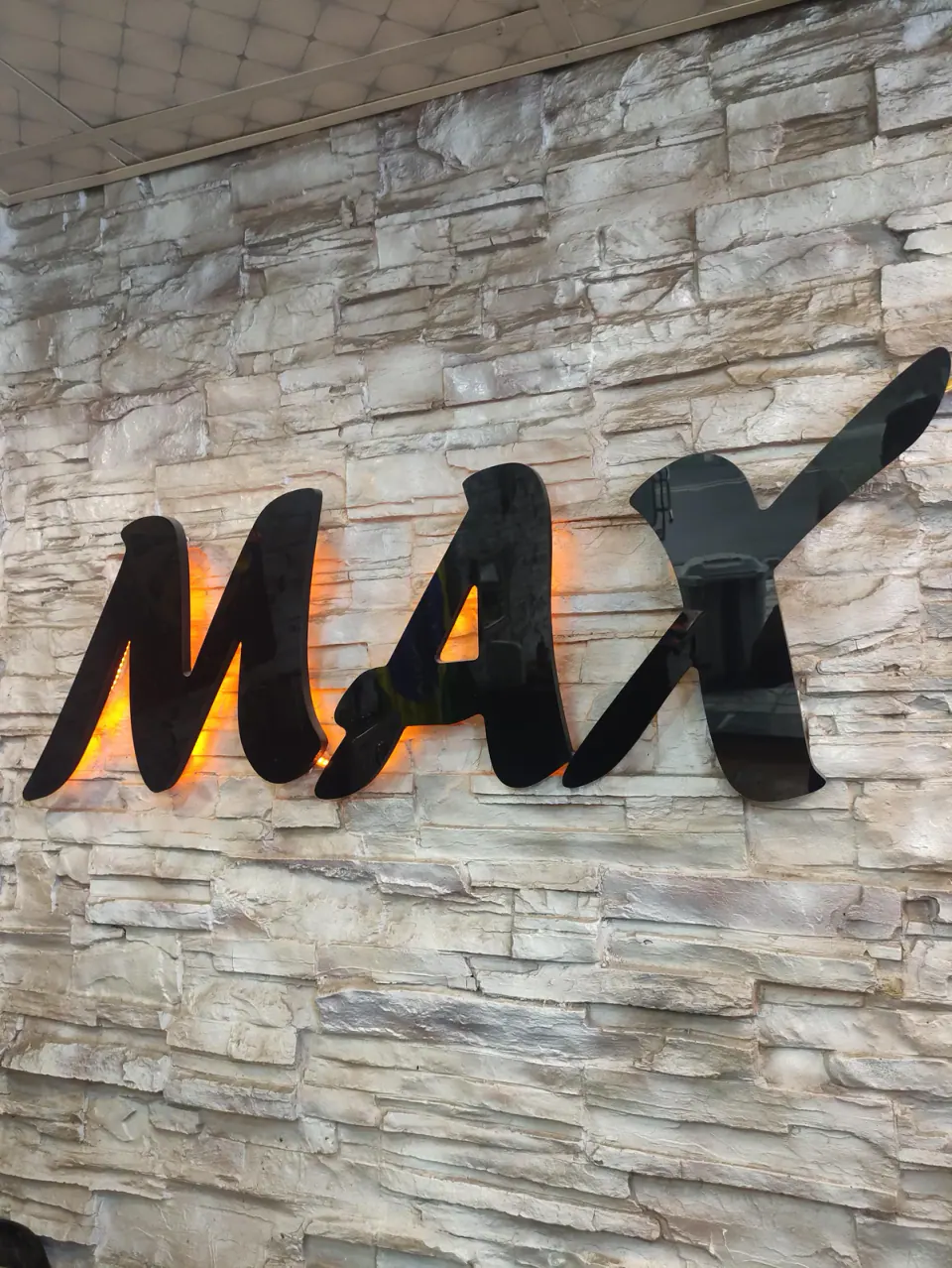 Max کلبه پیرایش