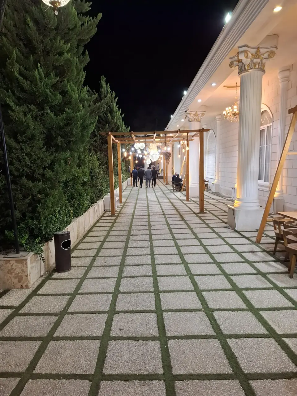 باغ عمارت کسری