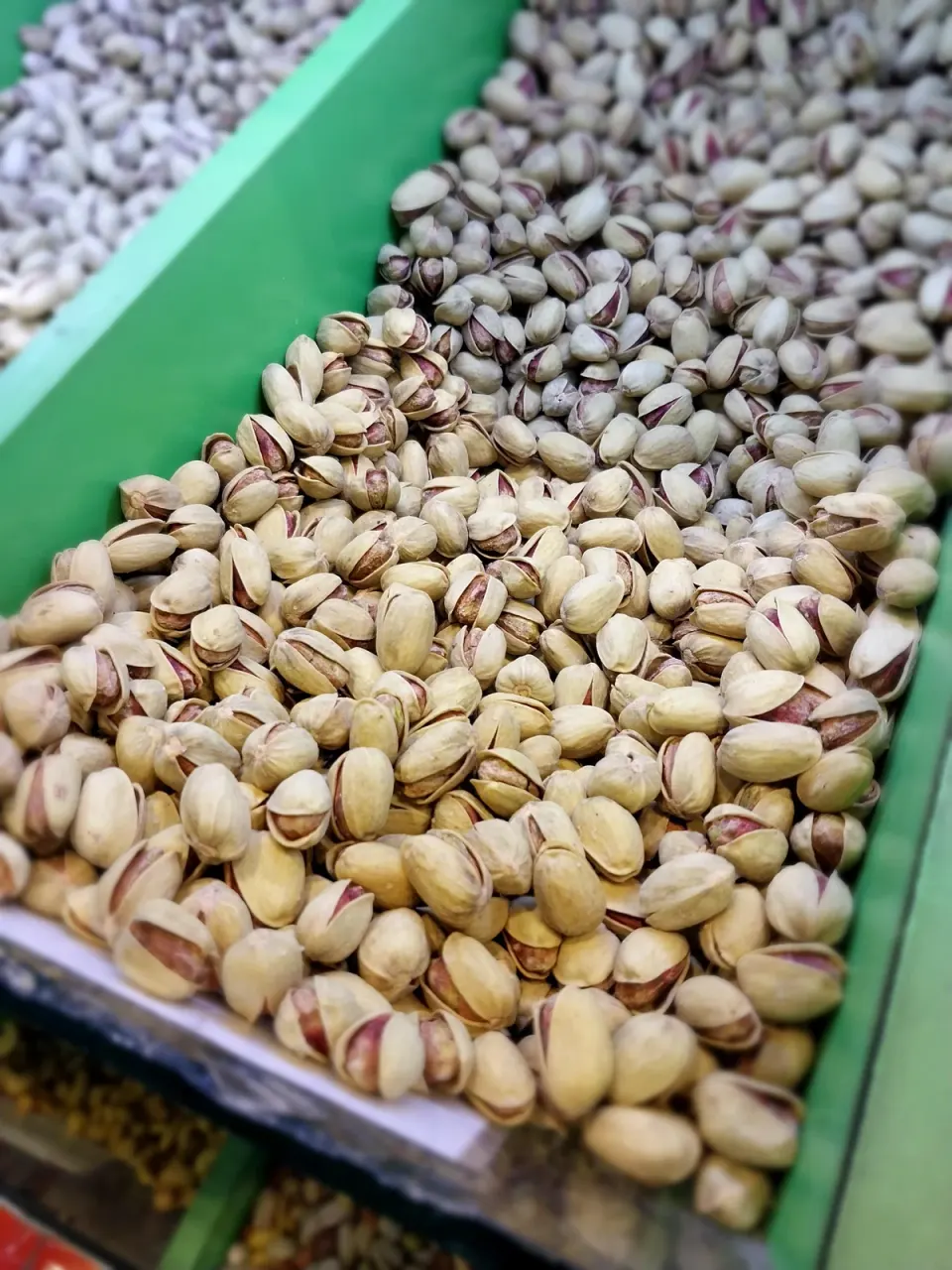 آجیل و خشکبار گلچین