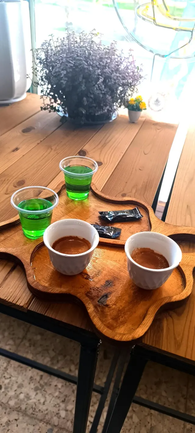 کافه سنتی شیرو