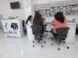 سالن زیبایی سرخ پوش