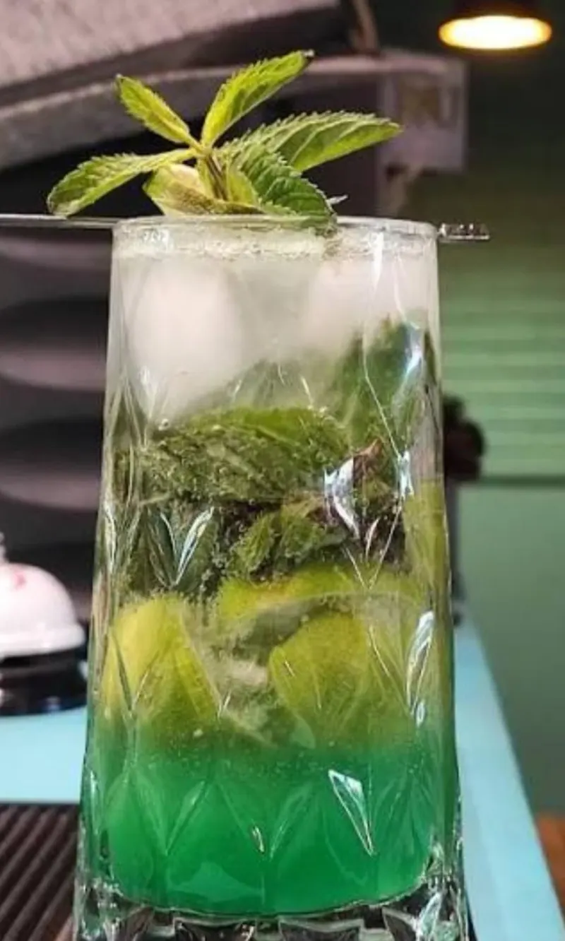 آبمیوه طبیعی میکی موس