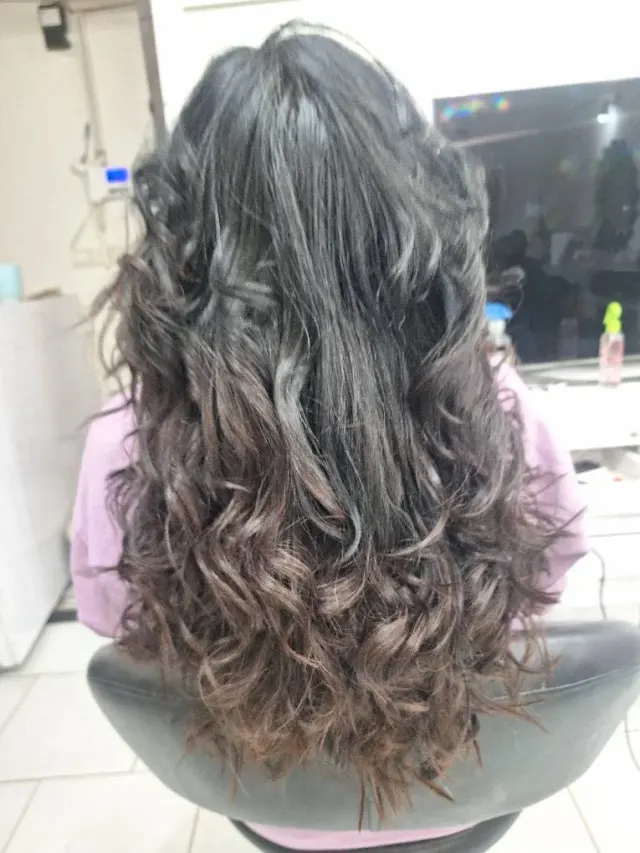 آرایشگاه چهره برتر ویونا