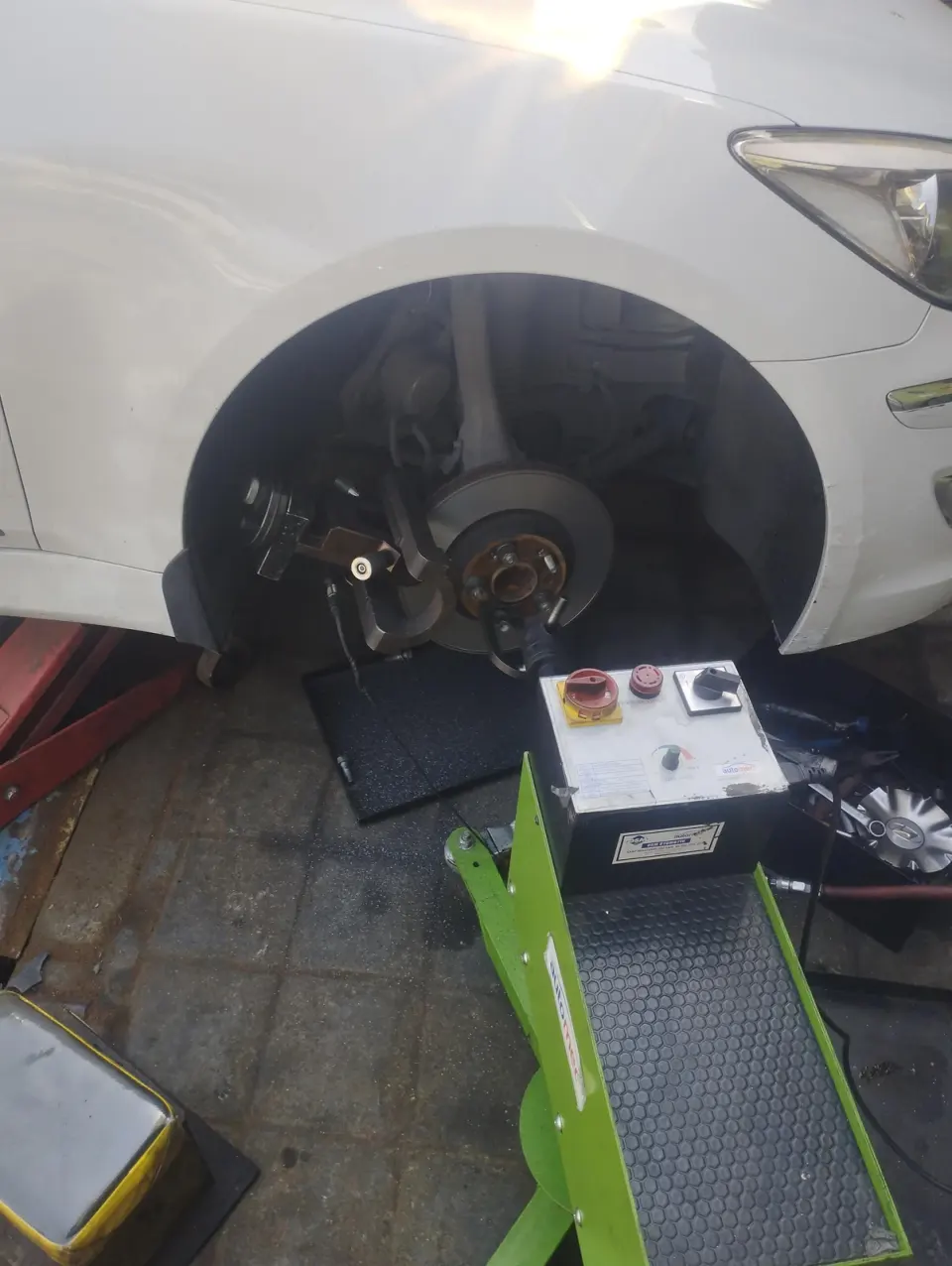 تراش و تابگیری دیسک چرخ احمد