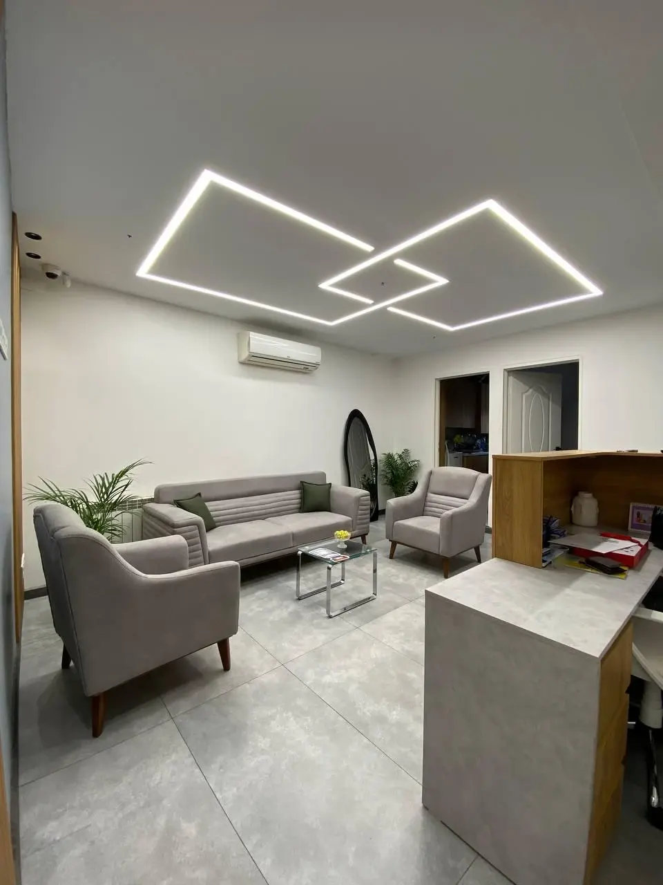 دکتر احمد یعقوب اصفهانی
