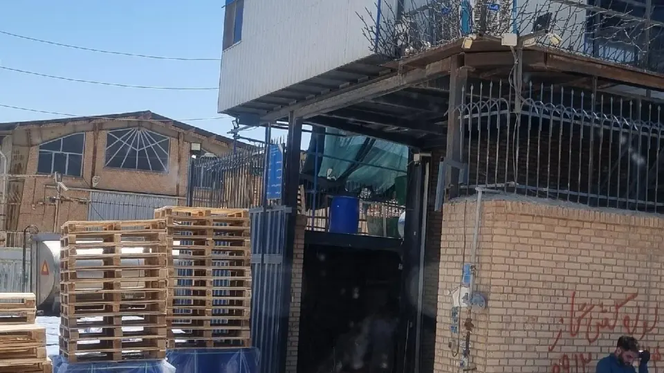 انبار الیو در جاده قدیم قم