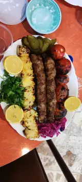 رستوران آبشار