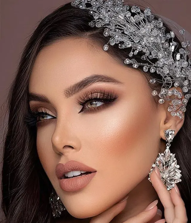 Vip آکادمی وسالن زیبایی تخصصی