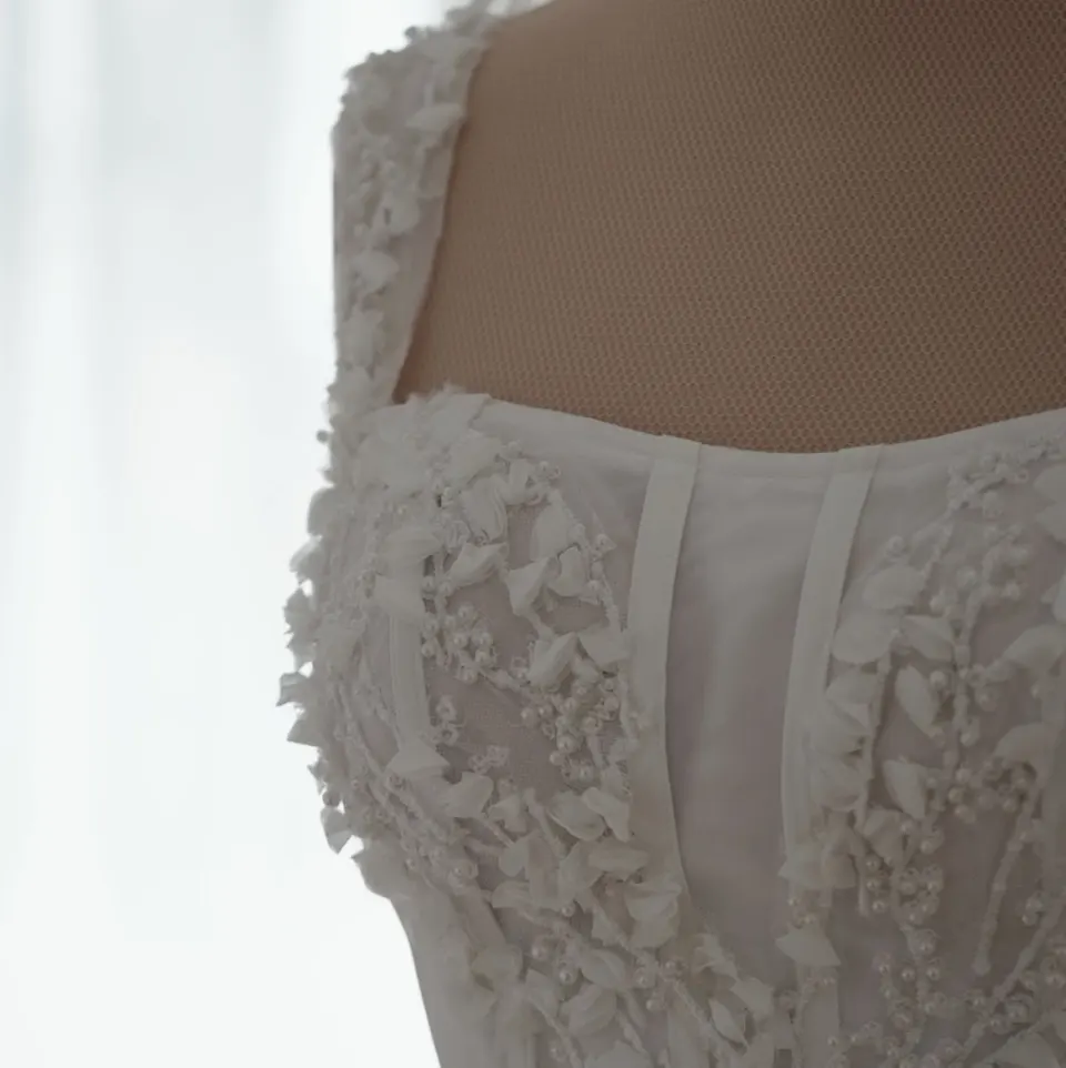 مزون عروس رارا آویس
