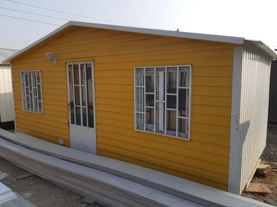 کبیر کانتین