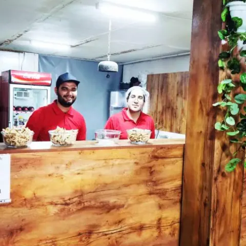 طباخی طاها