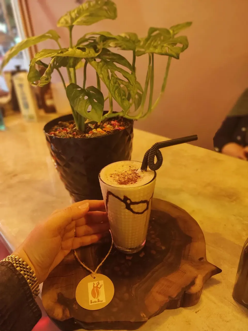 کافی شاپ بلا بار در مشهد
