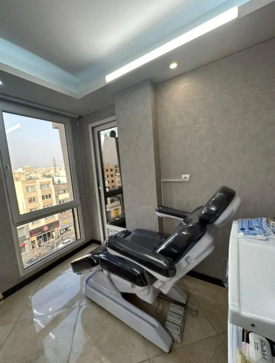 مرکز لیزر و زیبایی دکتر باران دوست