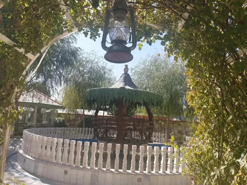باغ رستوران فانوس گلپایگان