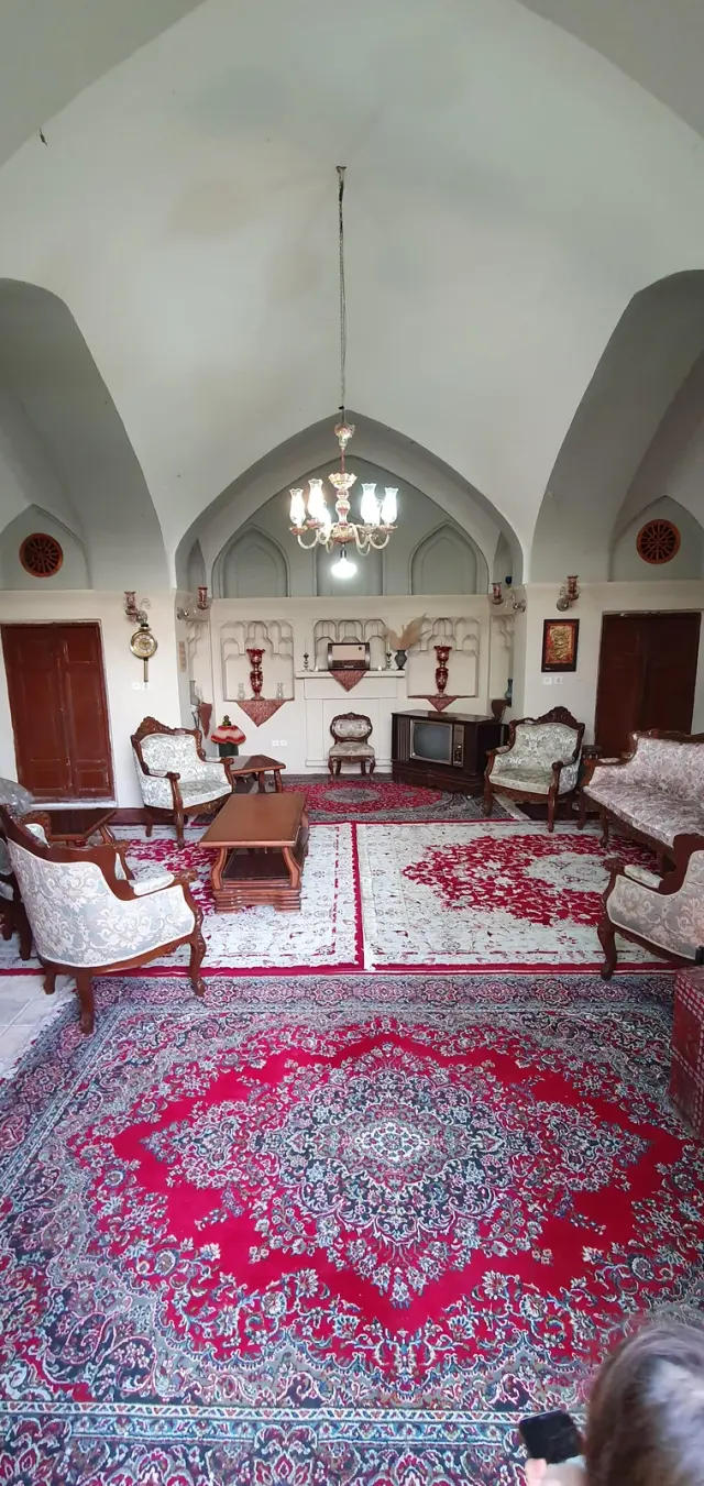 رستوران سنتی باغ شازده