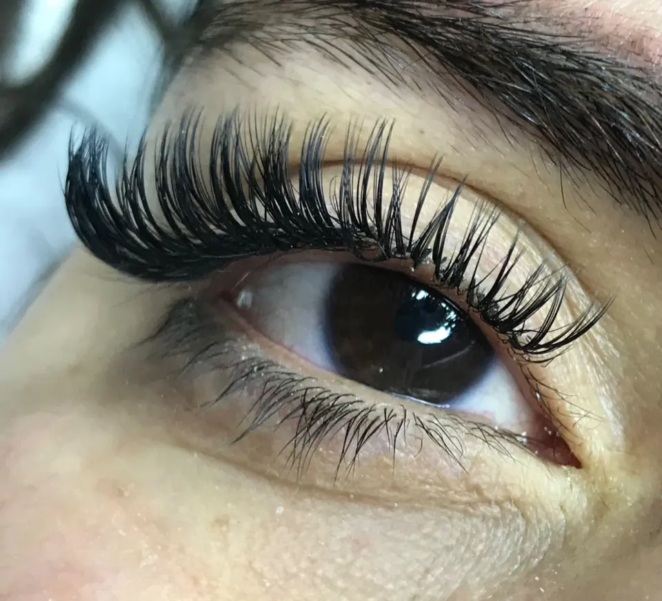 مرکز تخصصی مژه محدثه وزیری