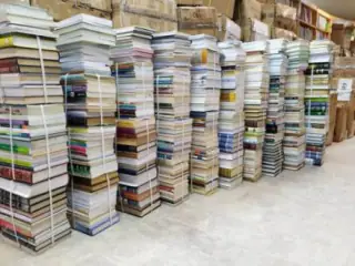 خریدار کتاب و کاغذ