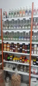 عطاری و عرقیات چاشنی خان