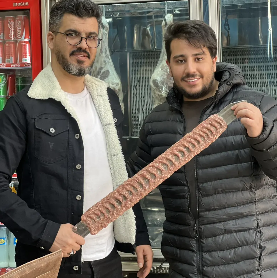 رستوران و کباب سنتی حاتم بناب